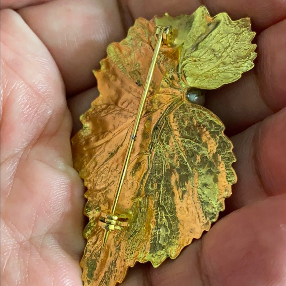 24k Gold Dipped Leaf Peridot Brooch - image 5